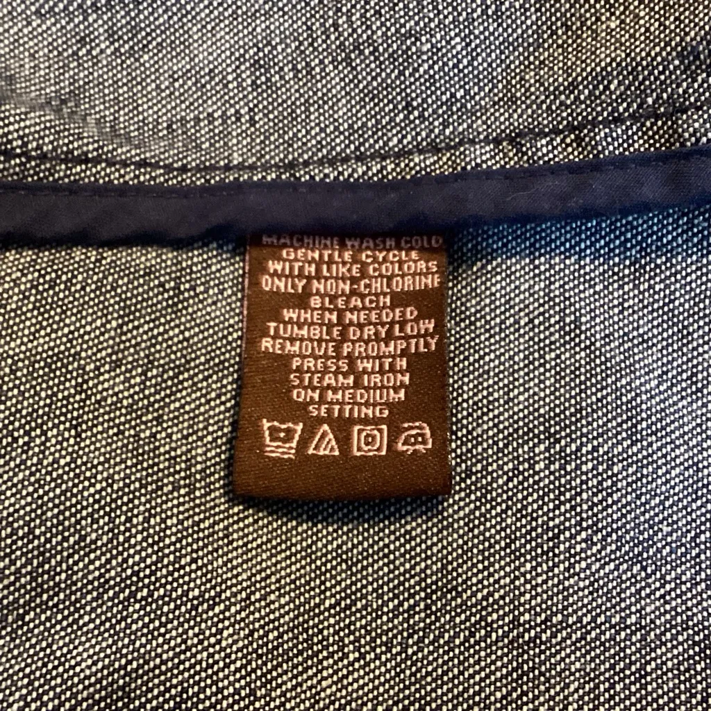 EMBROIDERED CROPPED BUTTON UP DENIM JACKET by BANDOLINO Size 8 - Image 6