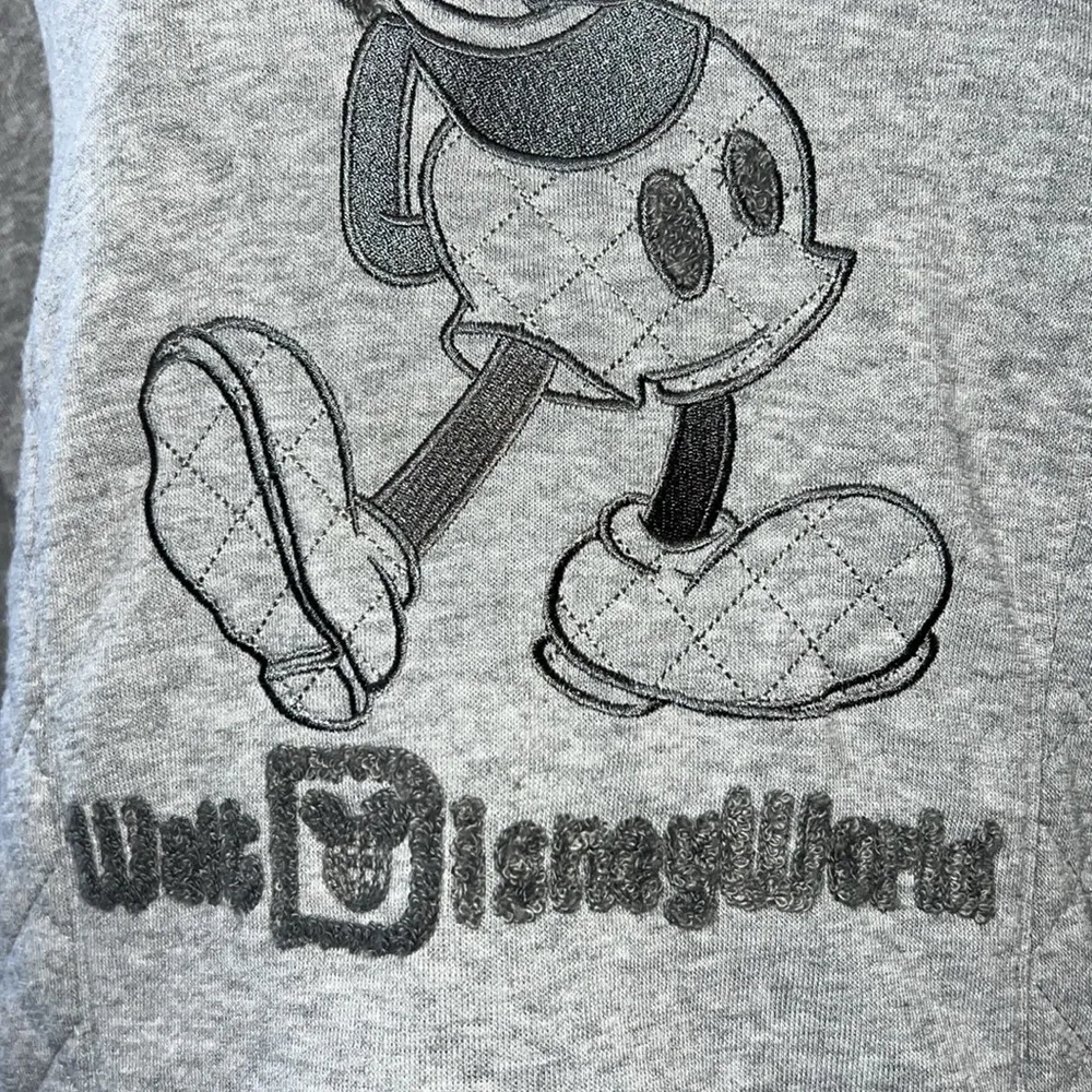 Disney size small grey pullover sweater embroidered Mickey Mouse Disney World ls - Image 3