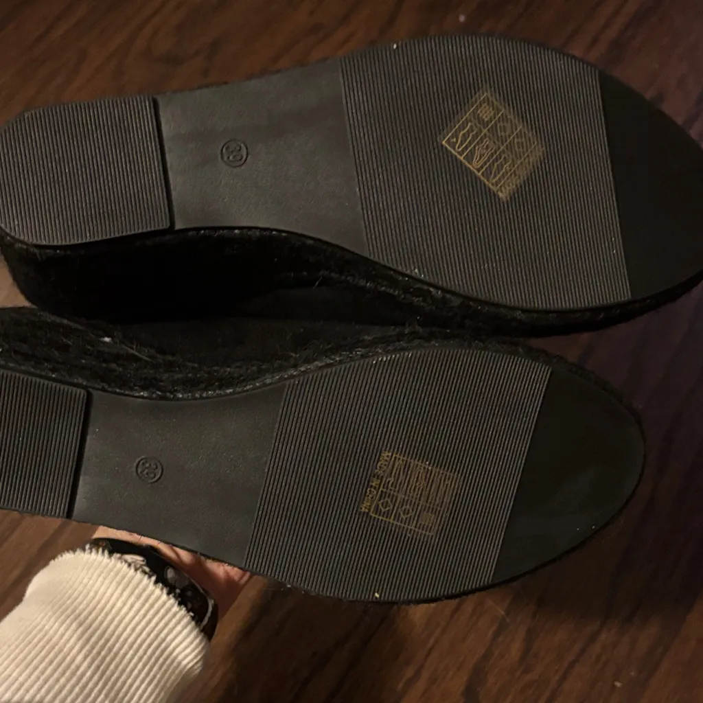 Black Slip - Image 4