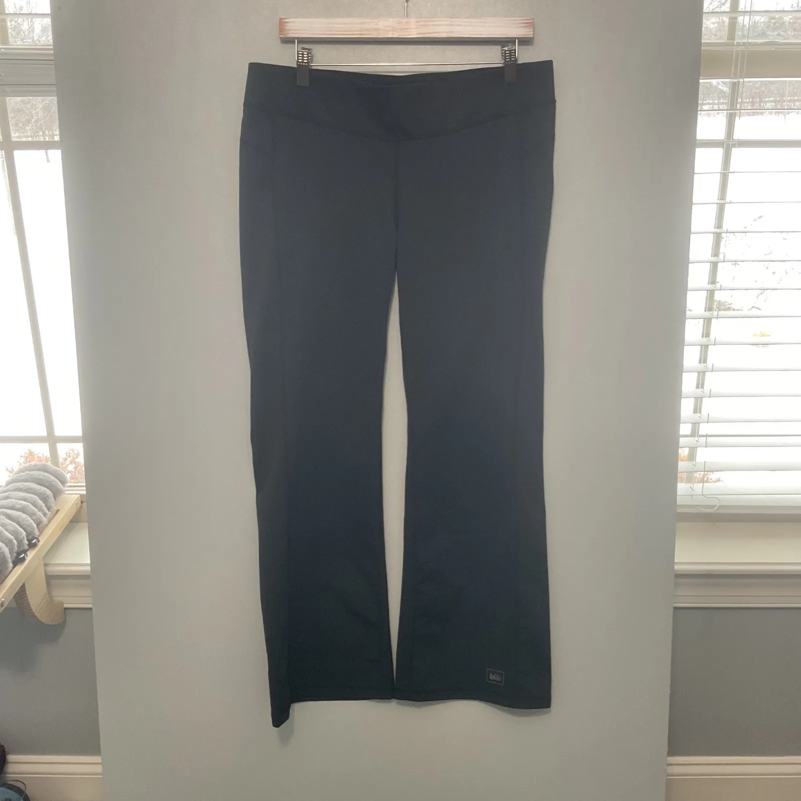 REI Womens Black Athletic Pants Petite L Flared Yoga Workout Size undefined - Image 5