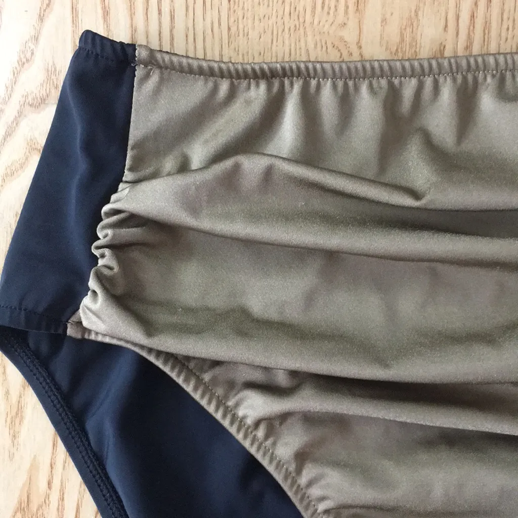 Venus 1pc Swimsuit Bikini Bottoms Ruched Size 10 - Image 2