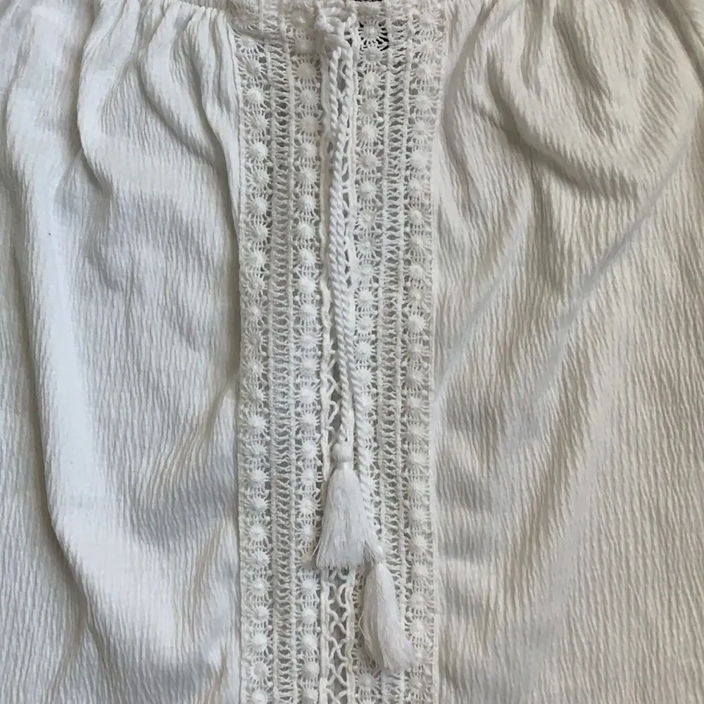 H&M ⭐️  divided white top - Image 2