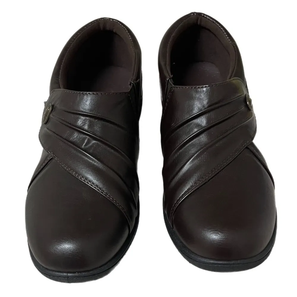 L.C. Comfort women’s brown slip in shoes size 7.5 - Image 6