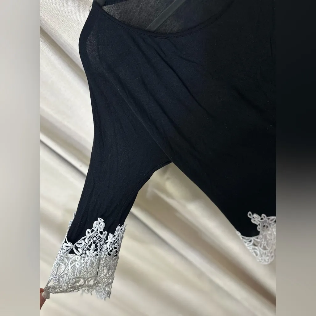Elegant Black Lace Trim Women's Top Size L - Image 2