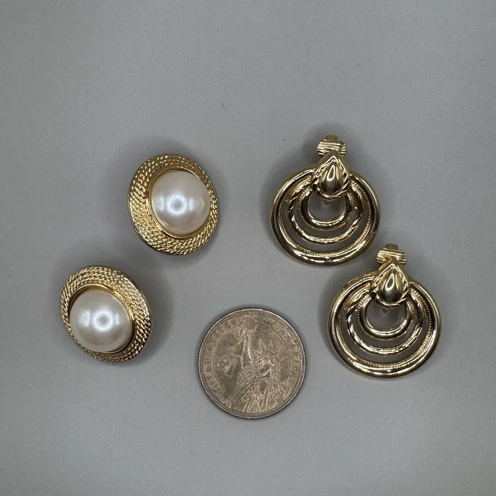 Lot of 2 Pairs of Gold Tone Vintage 80's Clip On Earrings - Image 2