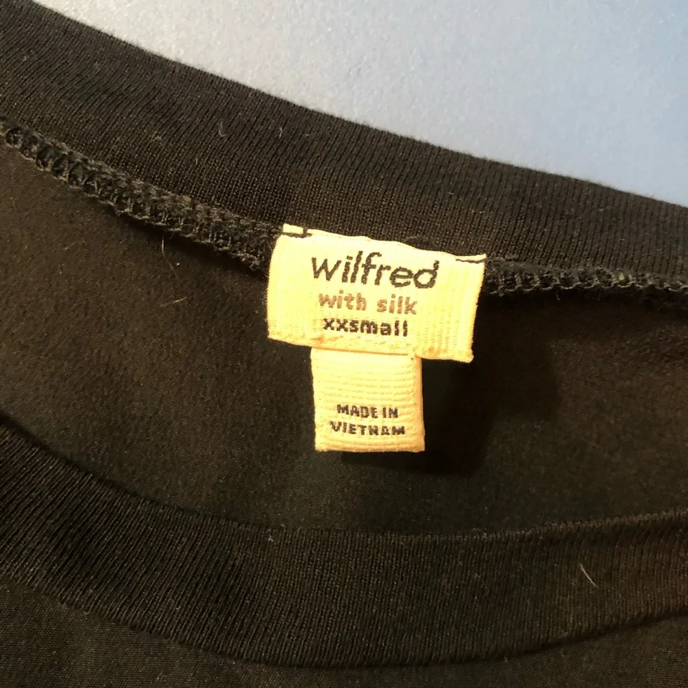 Aritzia Wilfred Silk Crop Open Back Black blouse - Image 4