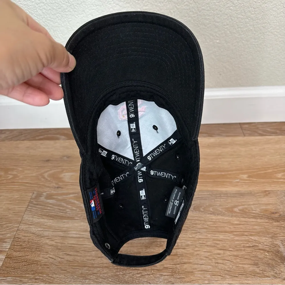 New Era Women's San Francisco 9Twenty Strapback Hat Black - Image 7