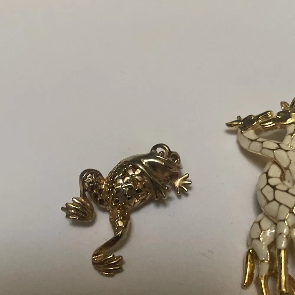 Lot Of 2 Women’s Gold Tone Metal Brooch Pins Animal - Image 2