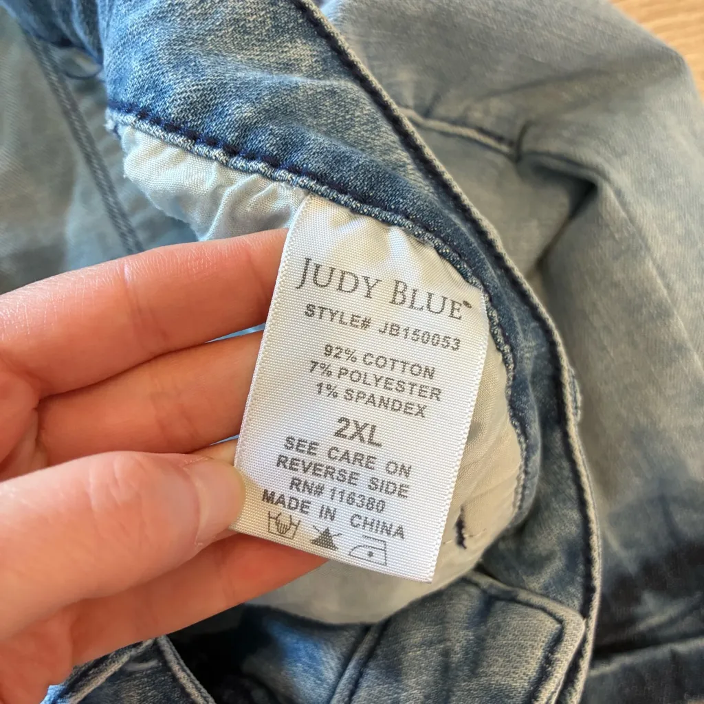 Judy Blue Light Wash Raw Hem Cutoff Tie Dye Denim Jean Shorts Size 2XL - Image 6