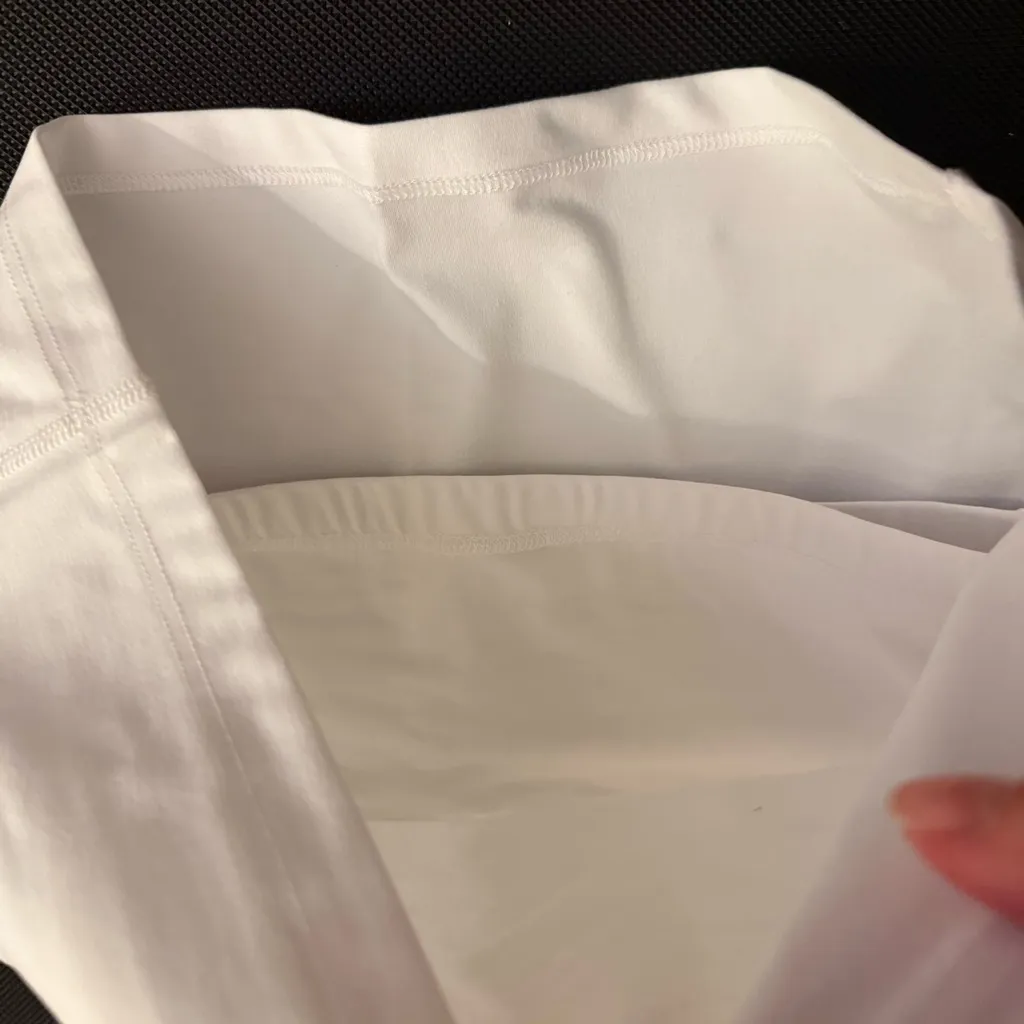 Beyond Yoga  Spacedye Bold Shoulder White Top - Image 5