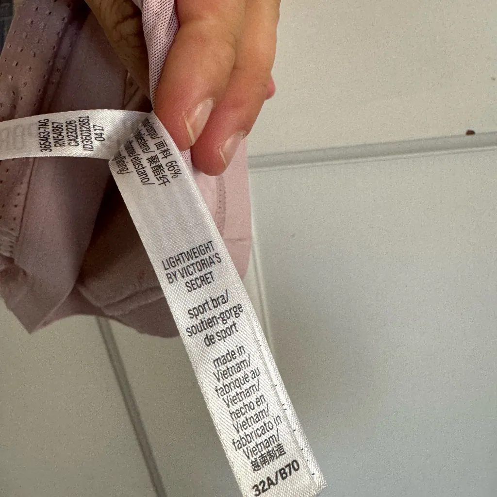 Victoria’s Secret Victoria Sport Lightweight sports bra size 32A - Image 5