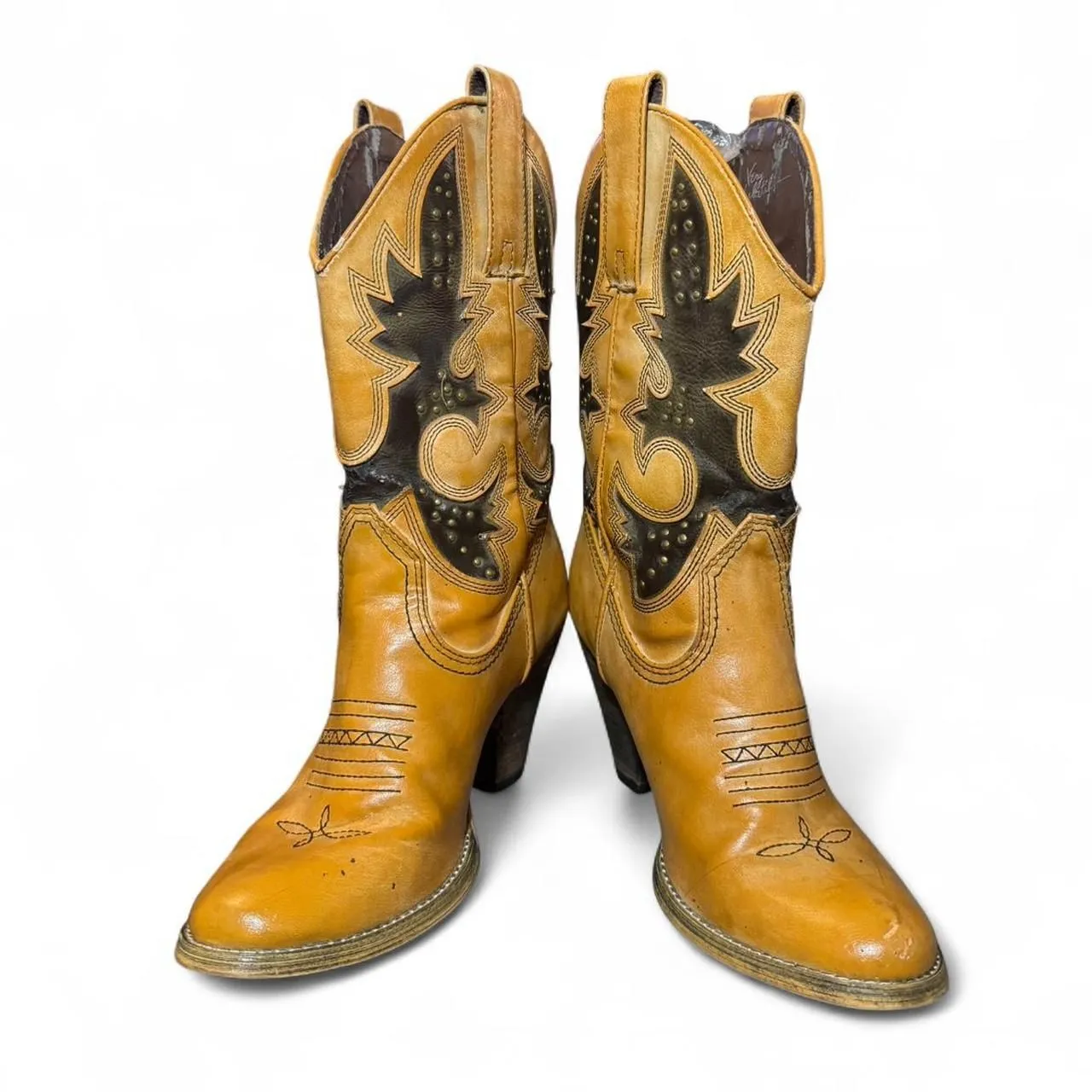 Very Volatile Western Cowboy Boots Womens 7.5 Heeled Tan Faux Leather Distressed - Image 3