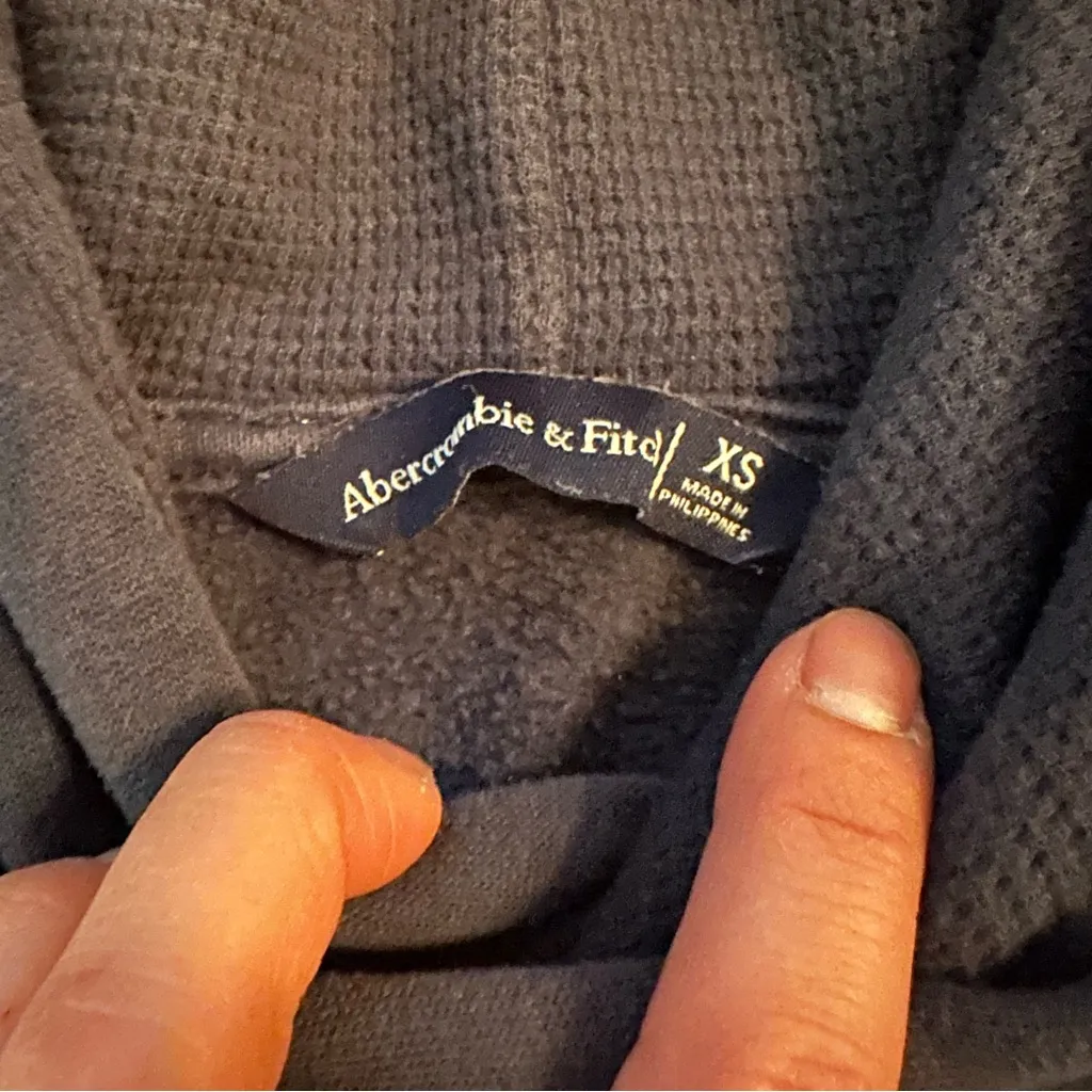 Abercrombie & Fitch Garment Dye Cutoff Hoodie - Image 5