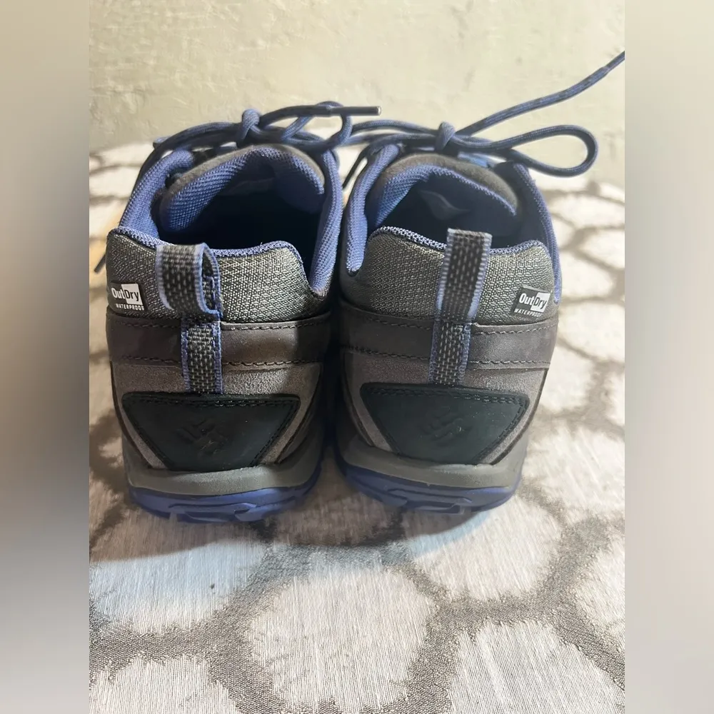 Columbia Womens Gray and Blue Hiking Shoes 8.5, waterproof, preloved worn 2X - Image 7