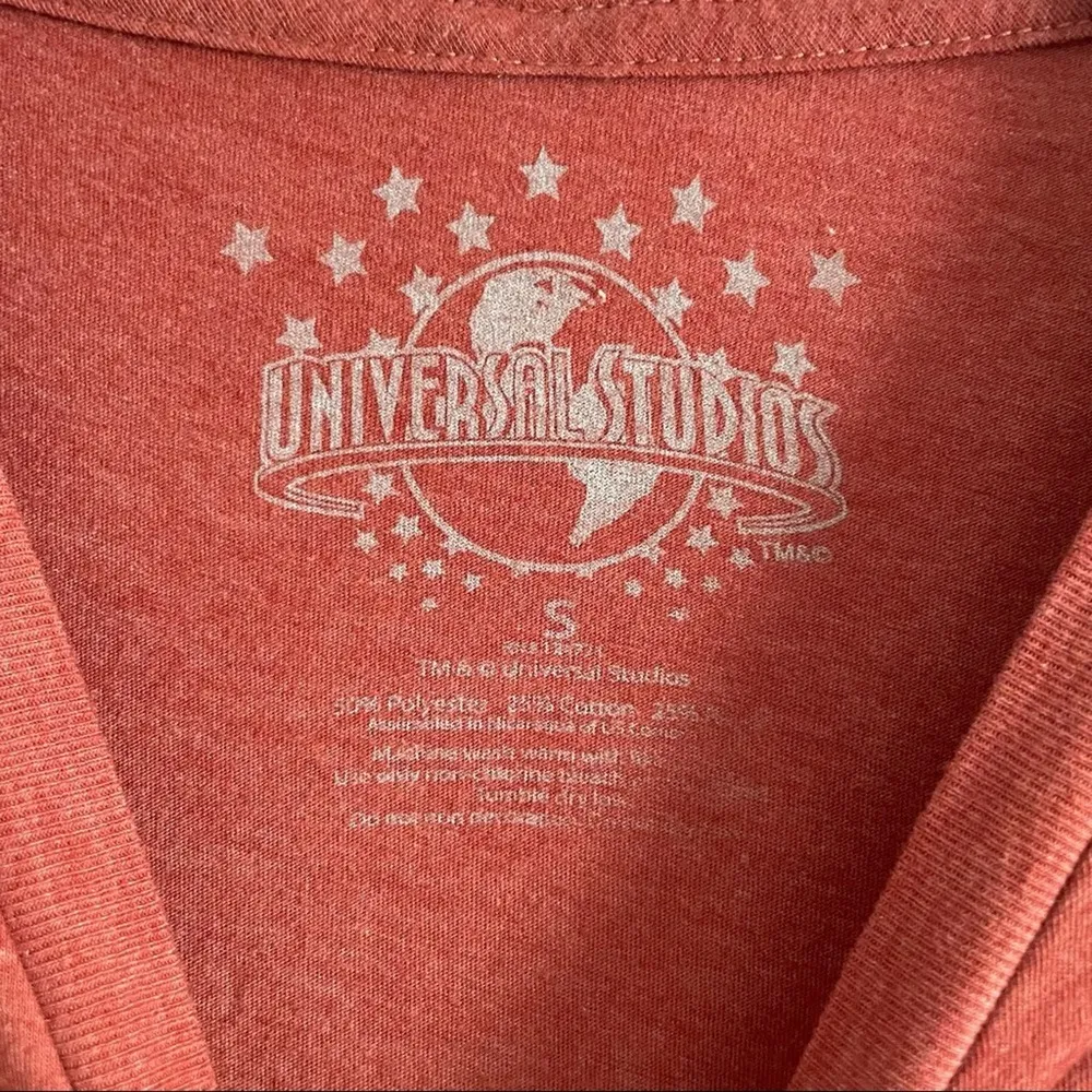 Universal Studios Camera V Neck Tee Shirt Size Small - Image 4
