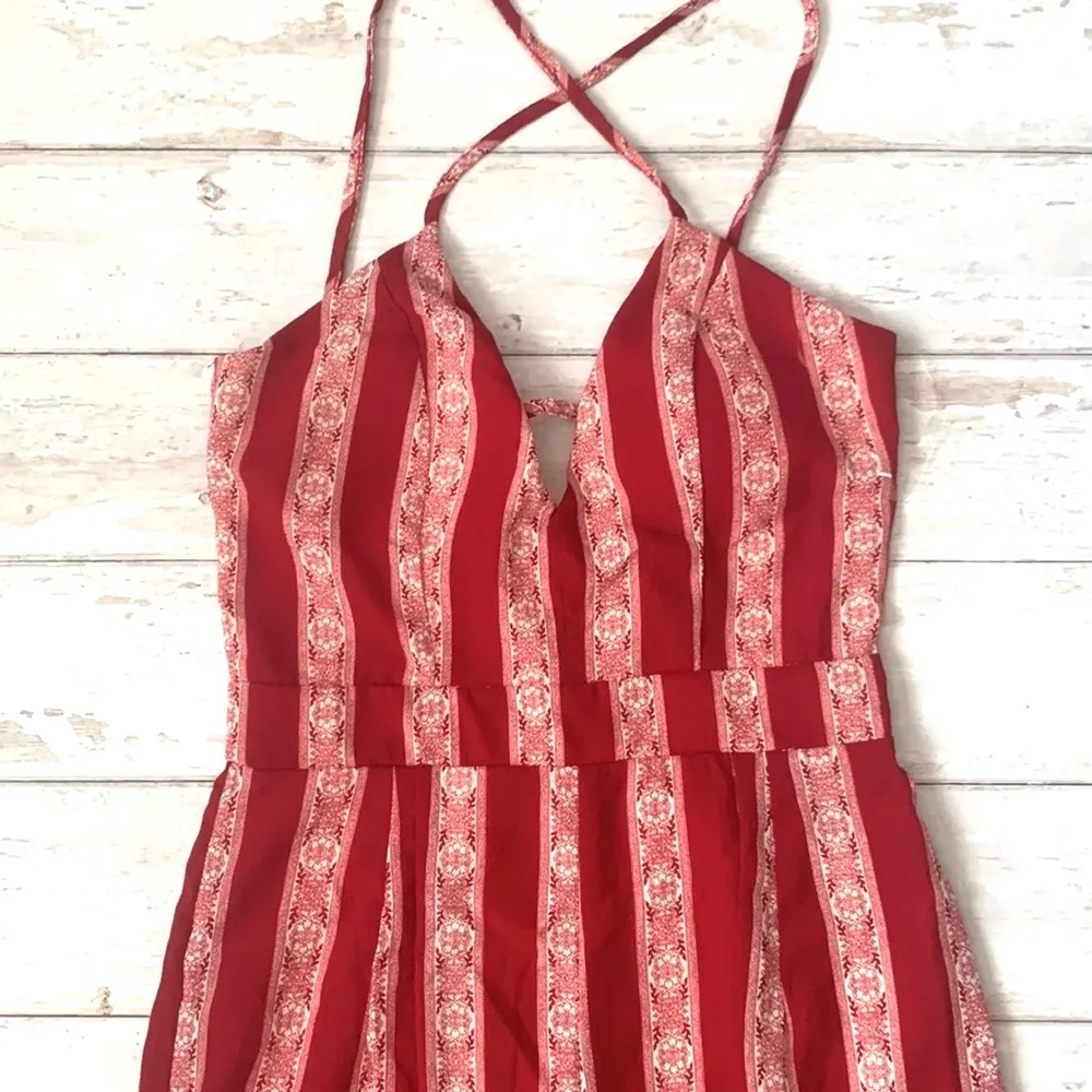 Women’s Size 7 Red Stripes Floral Print Jumpsuit Romper Dress Tank Straps NEW - Image 3