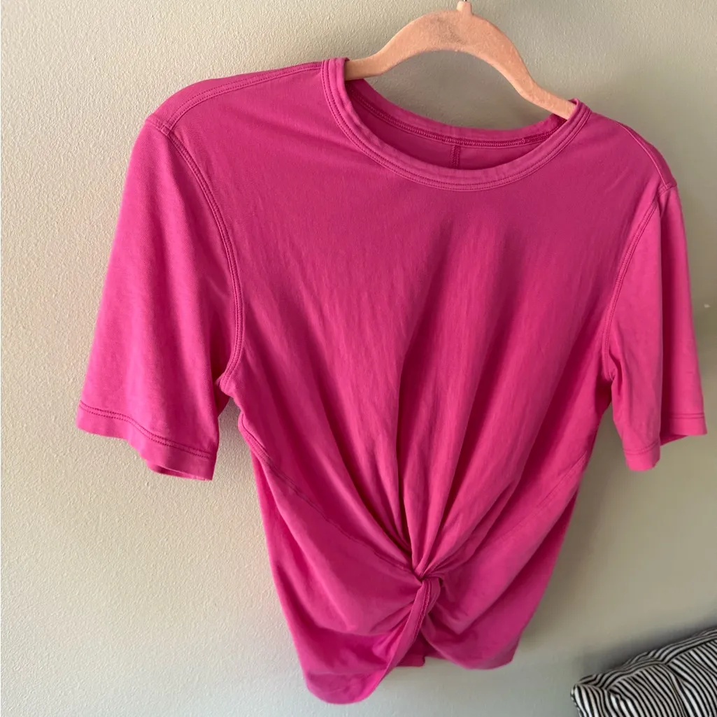Lululemon Crescent T-Shirt Sonic Pink Size 2 - Image 6