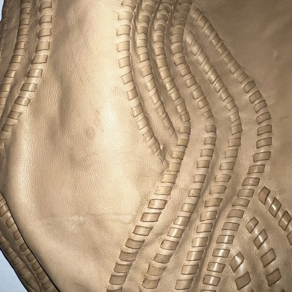 Kenar Tan Woven Leather Hobo Bag - Image 2