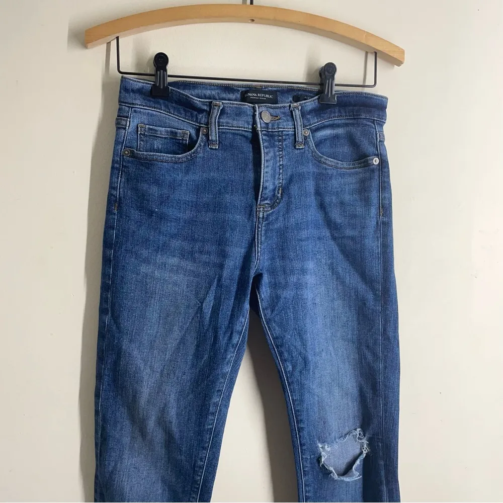 Banana Republic Slim Straight Jeans Frayed Hem Ripped size 28 Short - Image 8