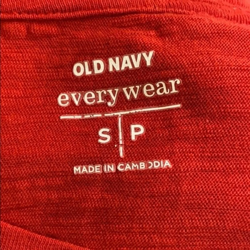 Old Navy Red Everywear Short Sleeve Tee Size Small - Image 3