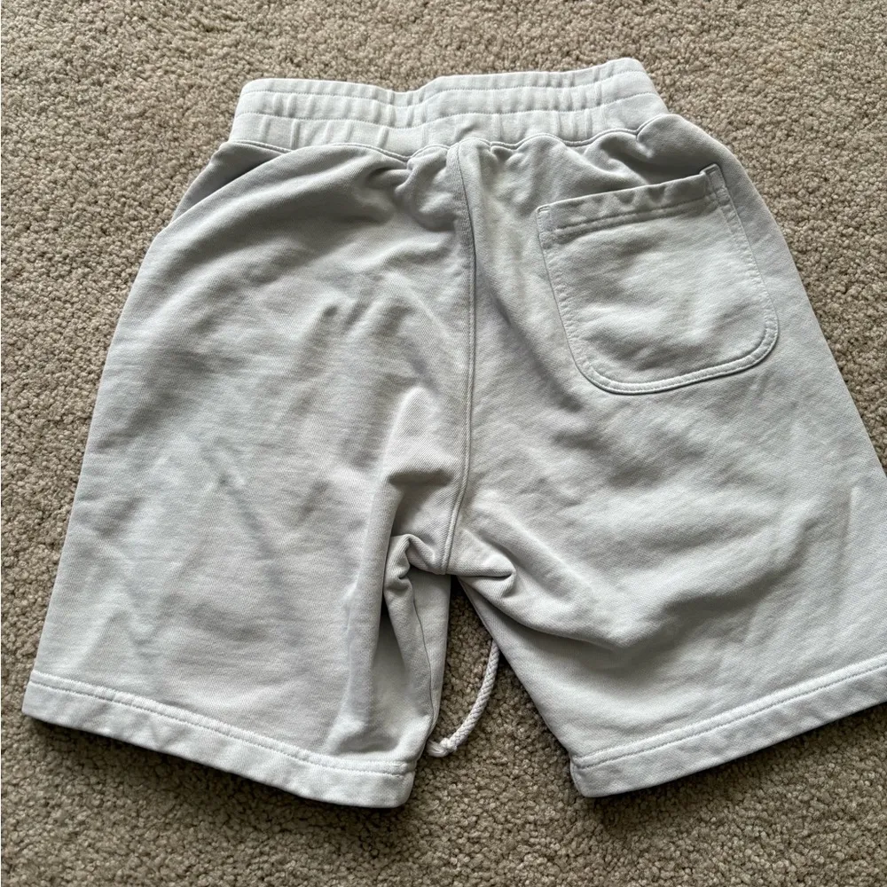 Madhappy peace sign sweat cotton stretchy comfort inseam 8 sweat shorts size xs - Image 12