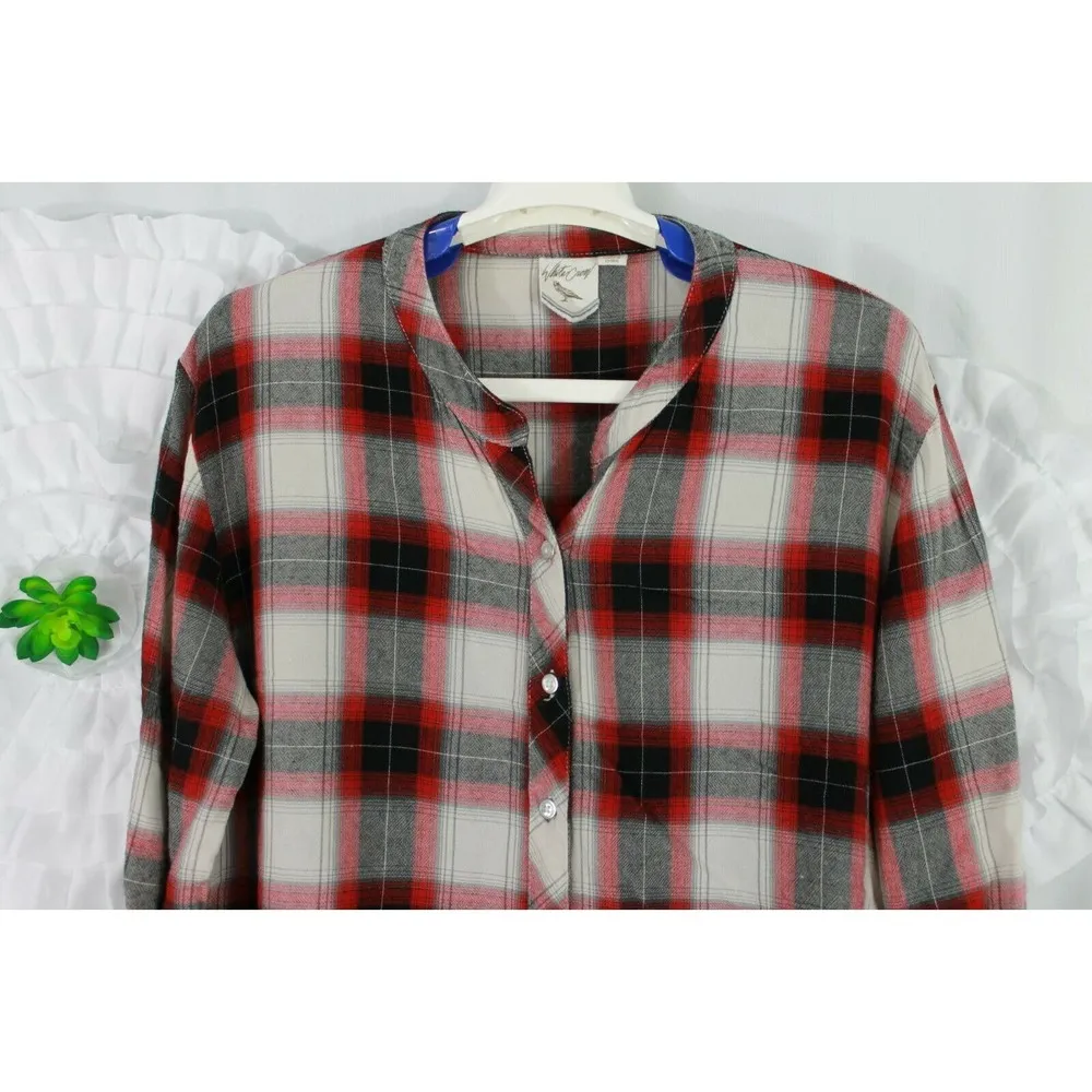 White Crow Womens Shirt Top Size Small Plaid Button Up Red Black Rounded Hem - Image 2
