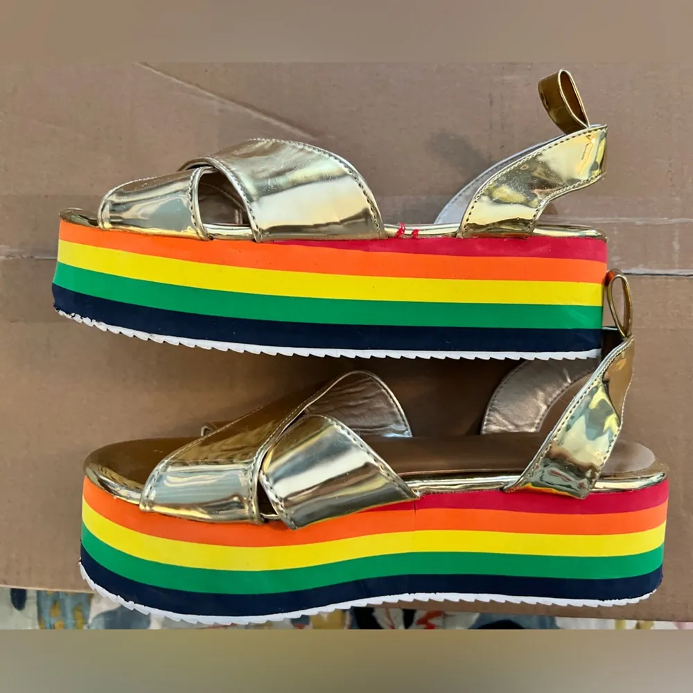 Qupid  8 Rainbow Pride Gold Platform Flatform Sandals - Image 3