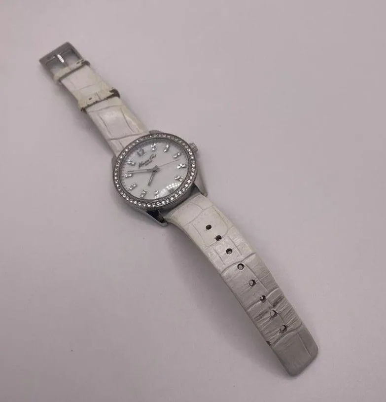 Working Kenneth Cole Women’s Watch KC2764 Band / Silver Tone/Crystal Bezel - Image 9