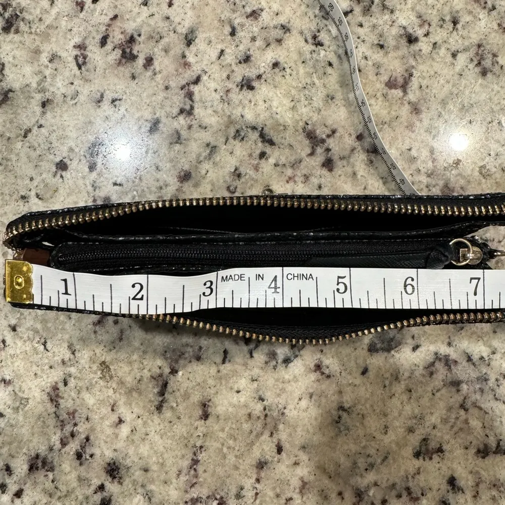 DKNY Wristlet Wallet Faux Snakeskin Leather‎ Clutch - Image 7