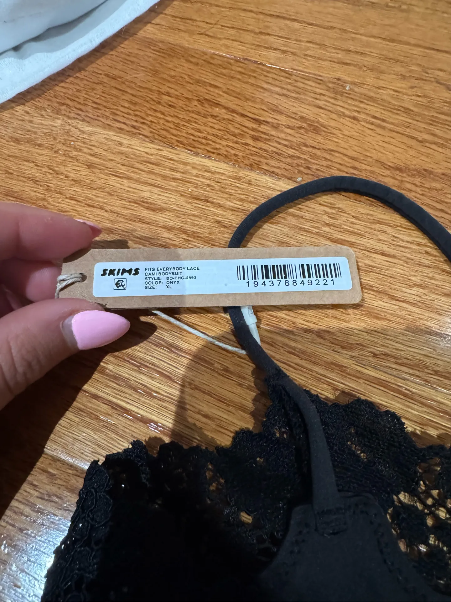 SKIMS Cami Bodysuit Lace - Image 5