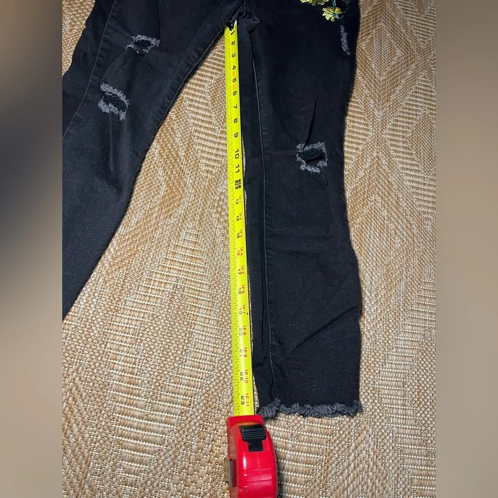 Streetwear Society Junior's High Rise Skinny Black Jeans,Flower Embroidery,SZ 11 - Image 6