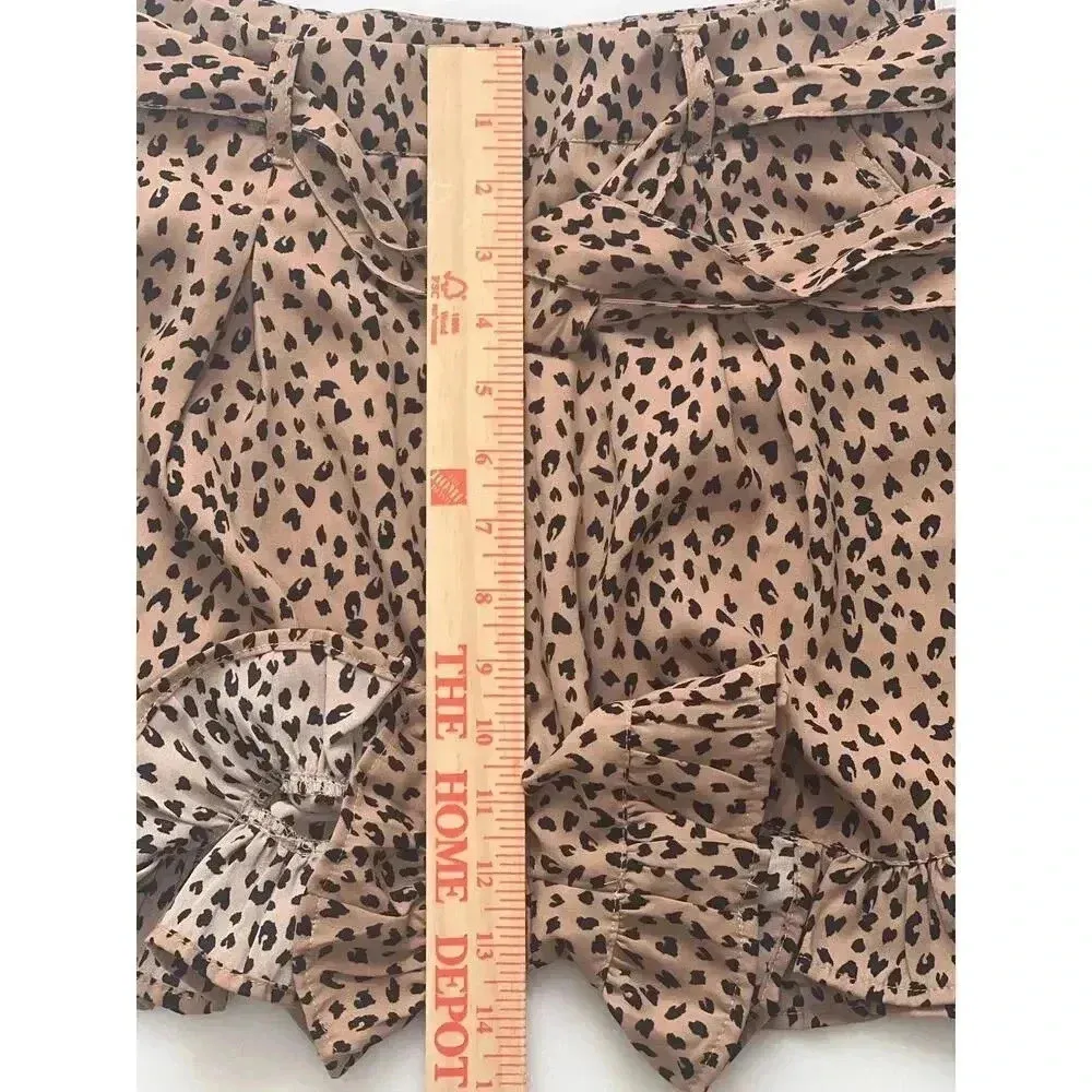Animal Cheetah Print Ruffled Hem High Waisted Shorts Side Zip Size Small - Image 10