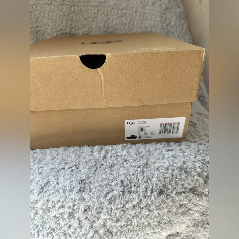 UGG  Fluffita Slide In Black - Image 7