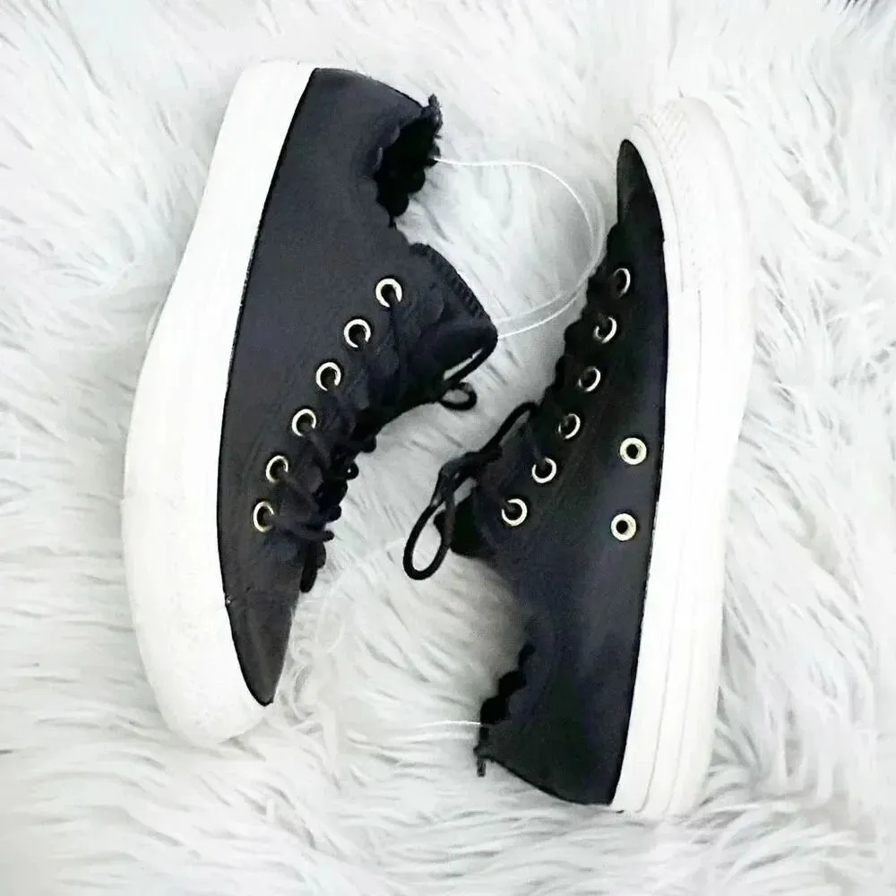 CONVERSE | Chuck Taylor Leather Black Gold Scallop Lace Up | 8 Women's / 6 Men's - Image 2