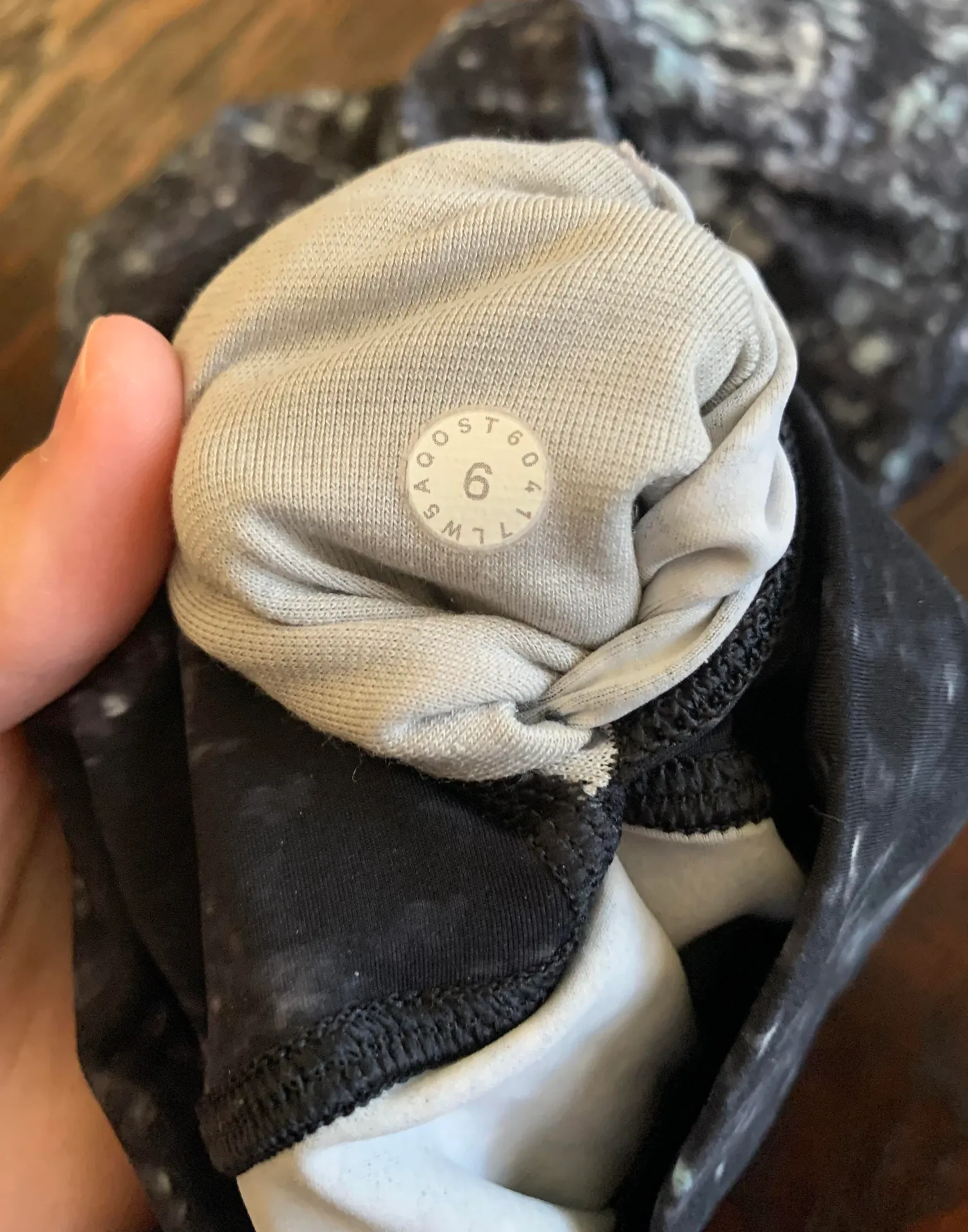 Lululemon Leggings Size 6 - Image 5