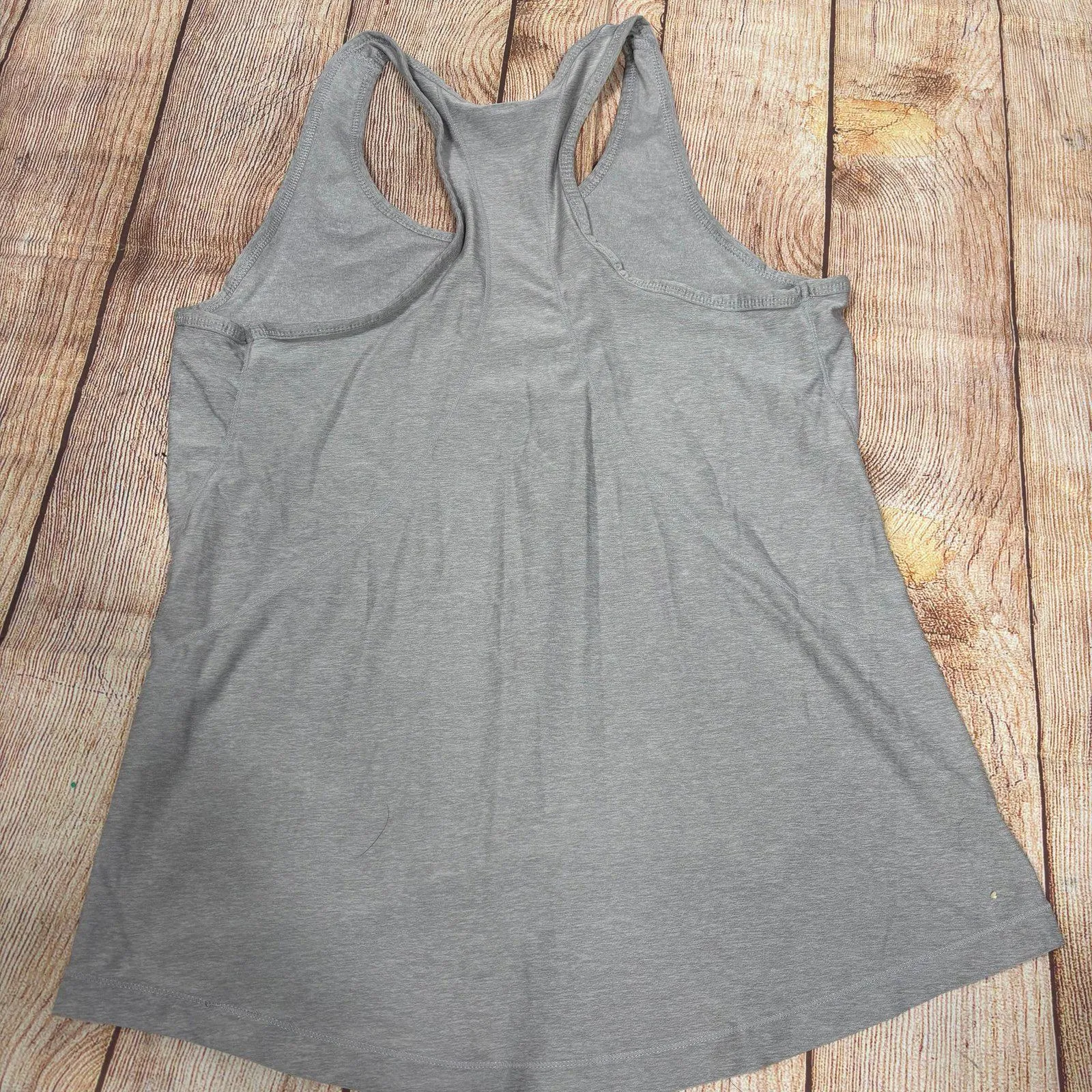Reebok Women's Gray Racerback Tank Top Small - Image 6