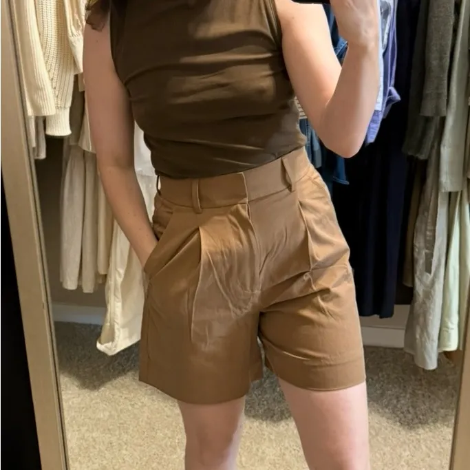 Everlane way high drape shorts, new without tags. Pet and smoke free home. - Image 5