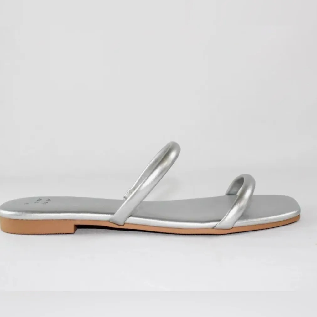 NWT - Winnie Skinny Strap Sandals - 8.5W (Wide Width). - Image 3