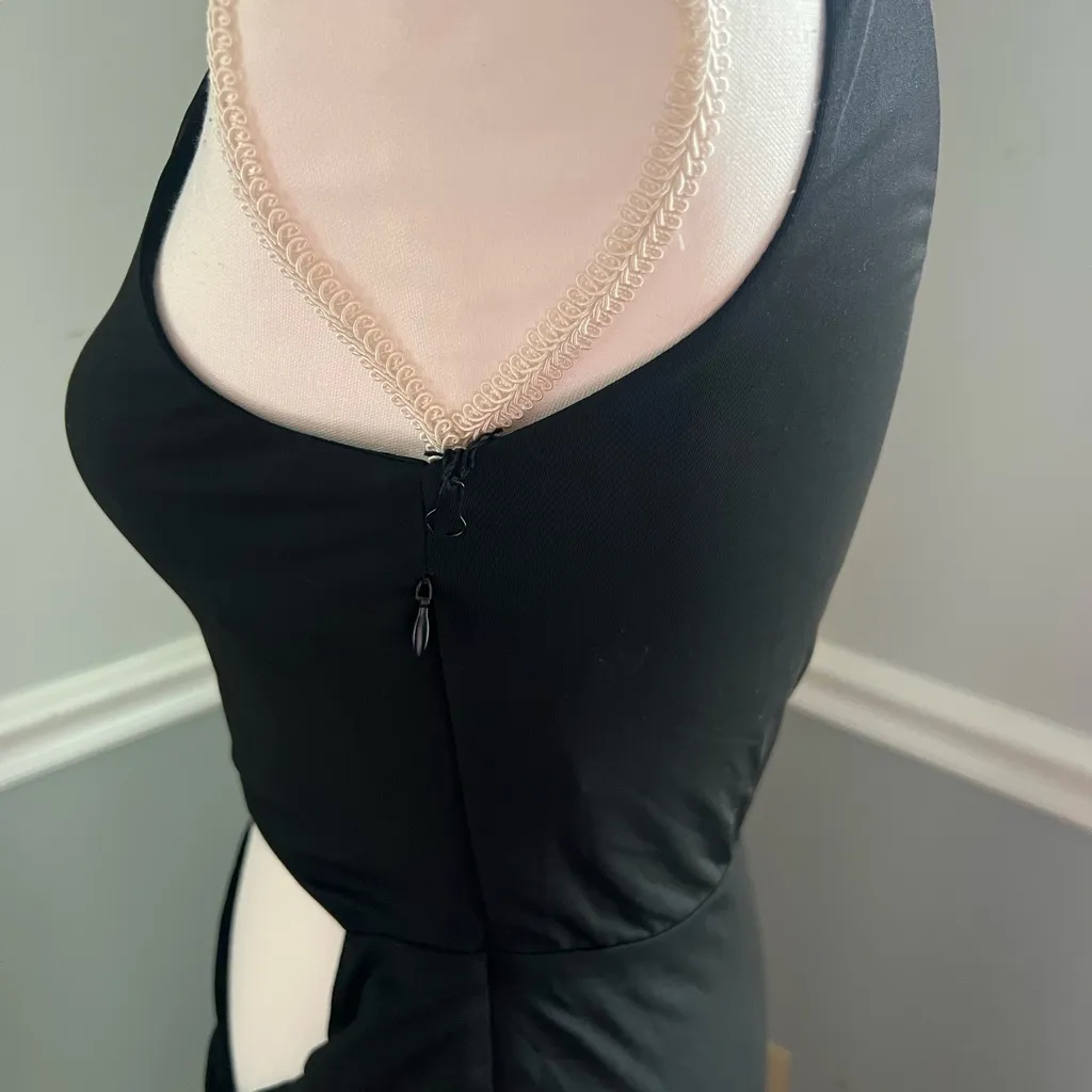 NWT Superdown Erla Cutout one shoulder Maxi Dress – Black, Size Medium - Image 6