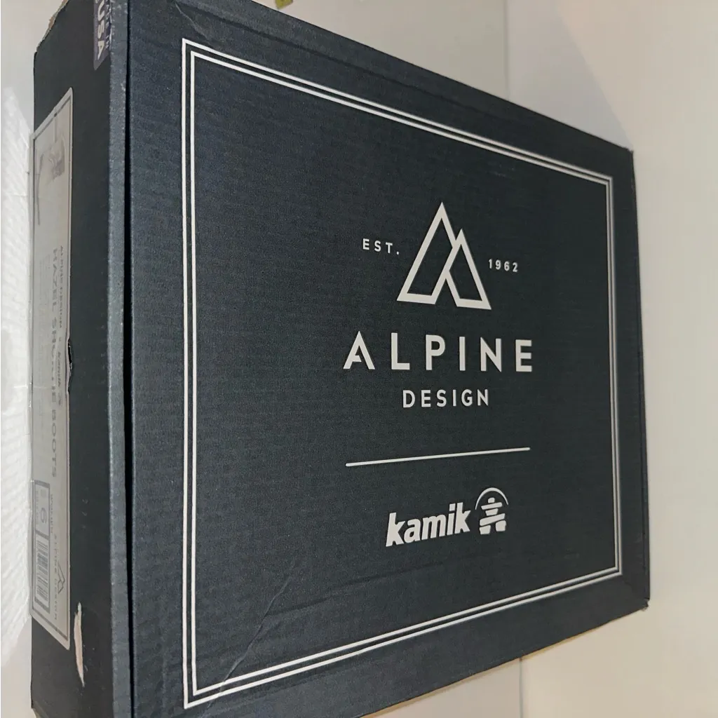 ALPINE DESIGN x kamik HAZEL SHORTIE BOOTS
FLEECE LINING size 6 NEW IN BOX - Image 15