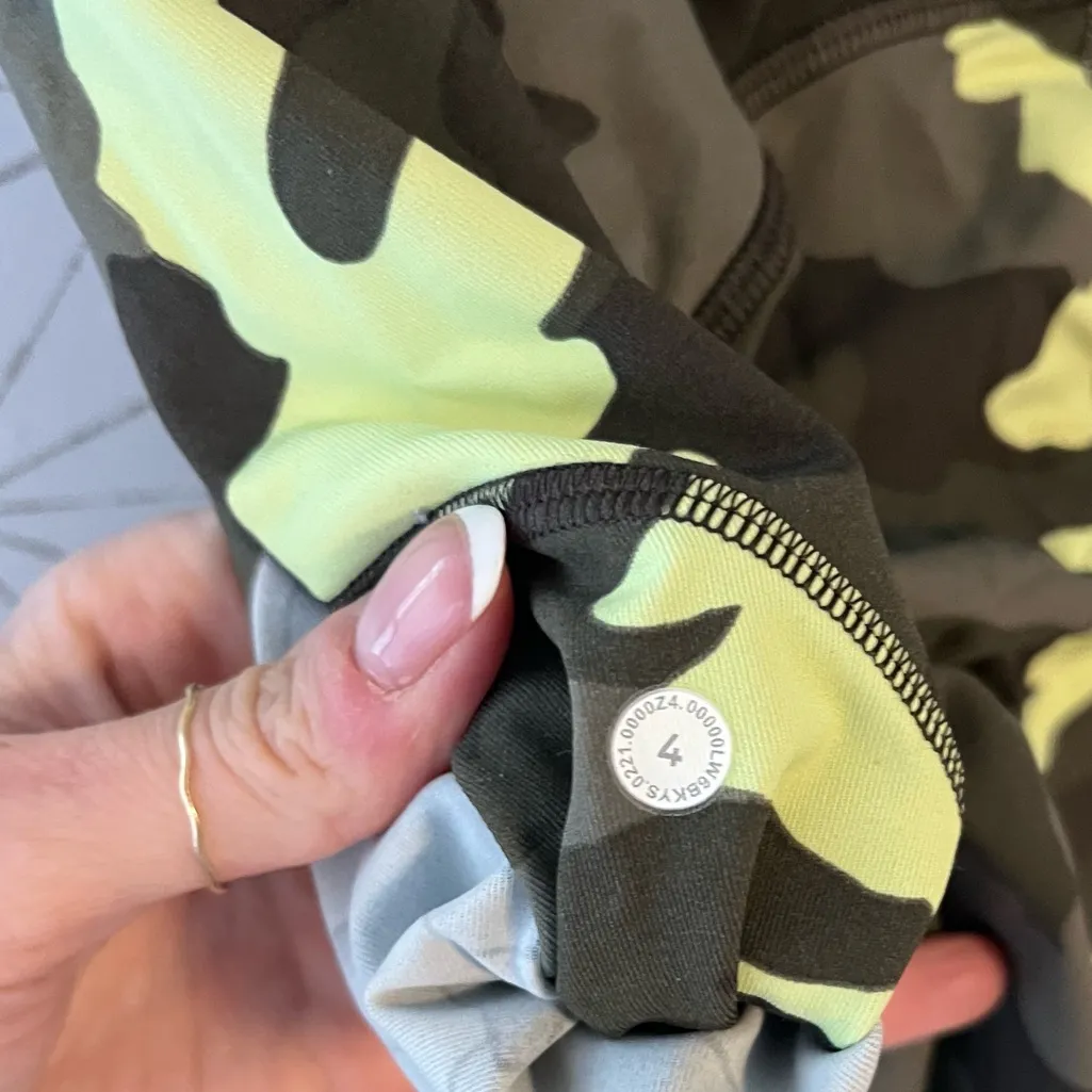 Lululemon Swift Speed High-Rise Crop 21"
Heritage 365 Camo Crispin Green Multi - Image 8