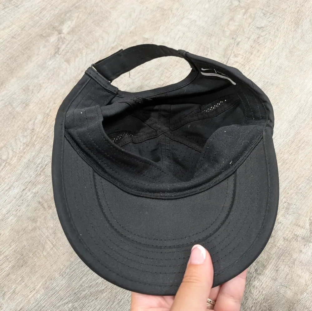 Nike  Featherlight Dri-Fit Adjustable Cap - Image 4