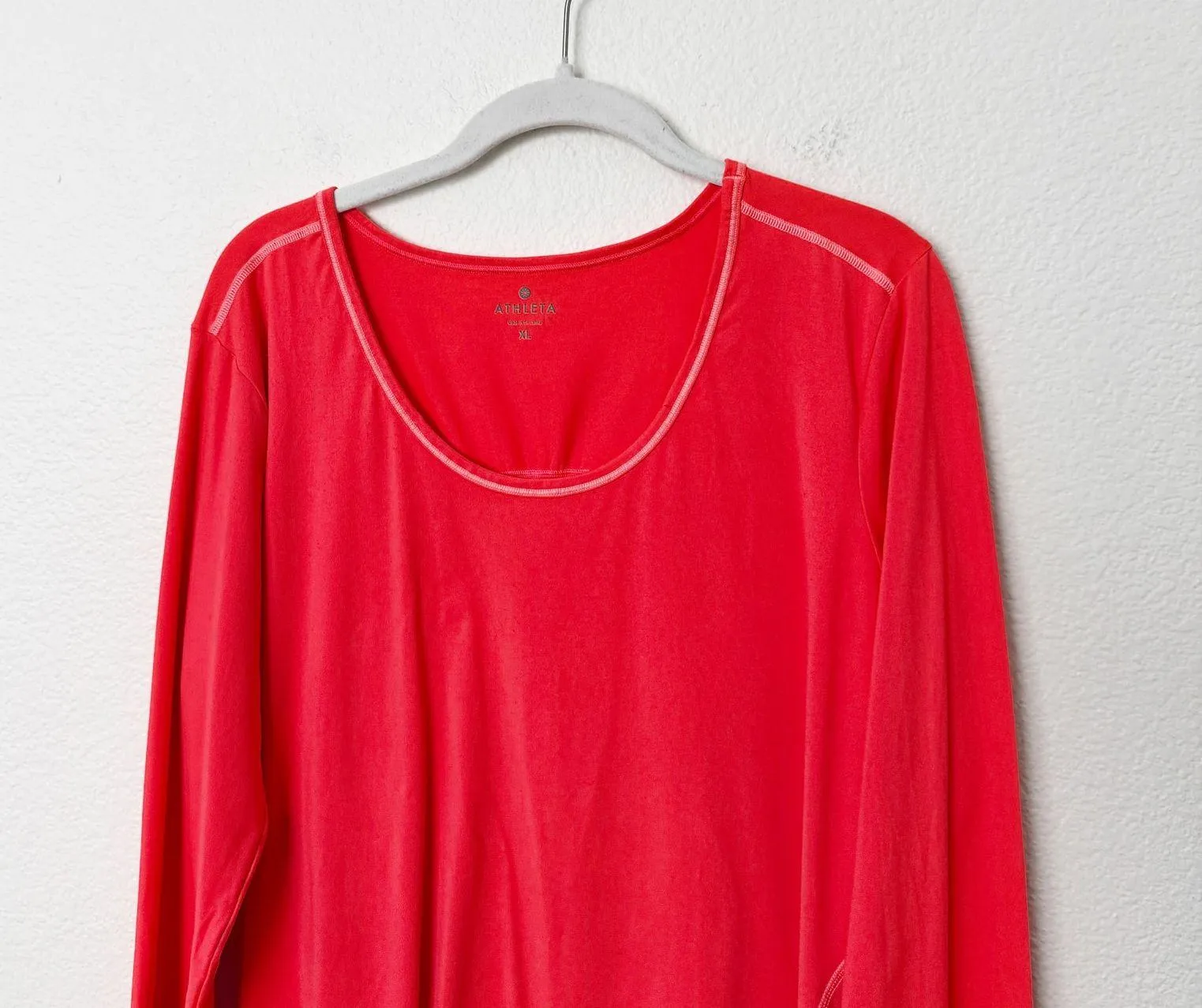 [Athleta] Neon Coral Pink Scoop Neck Long Sleeve Workout Top Thumbholes Size XL - Image 3