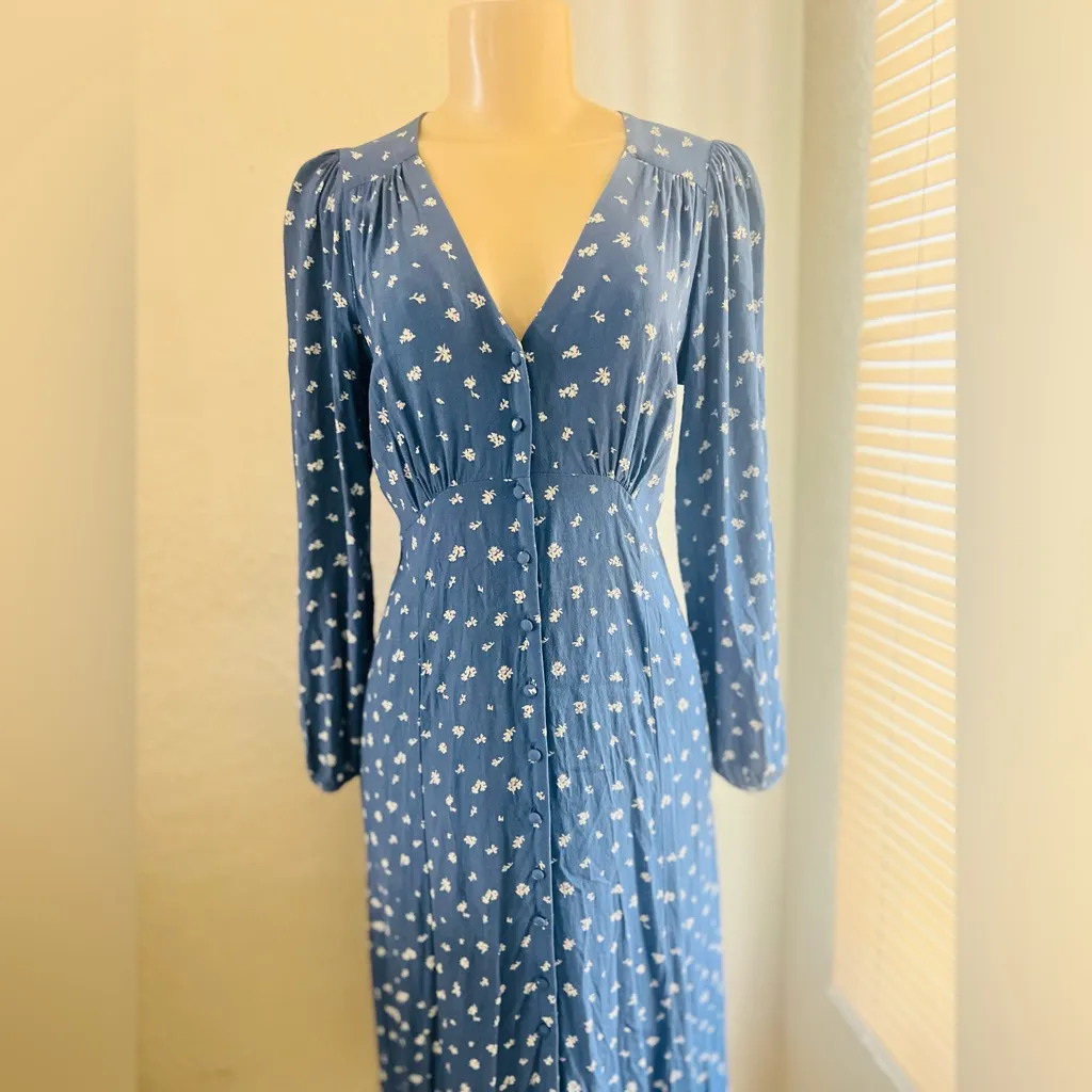 Levi's Sarina Long-sleeve Midi Dress in blue. Size small - Image 6