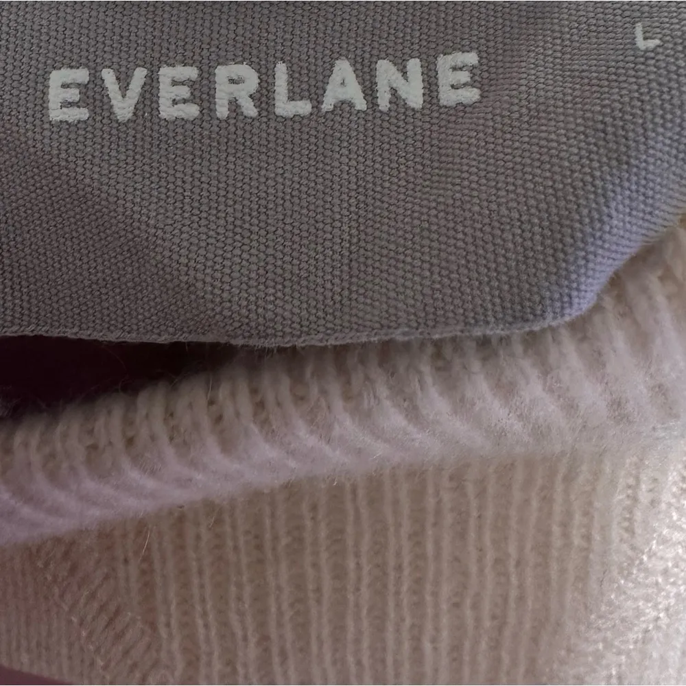 100% cashmere grade A light yellow raglan crewneck sweater - Image 3