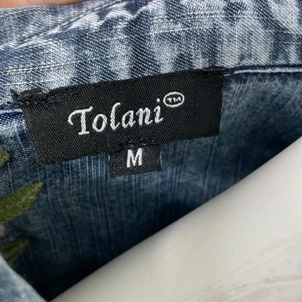 TOLANI Embroidered Long Sleeve Distressed Chambray Button Down Shirt Medium - Image 5