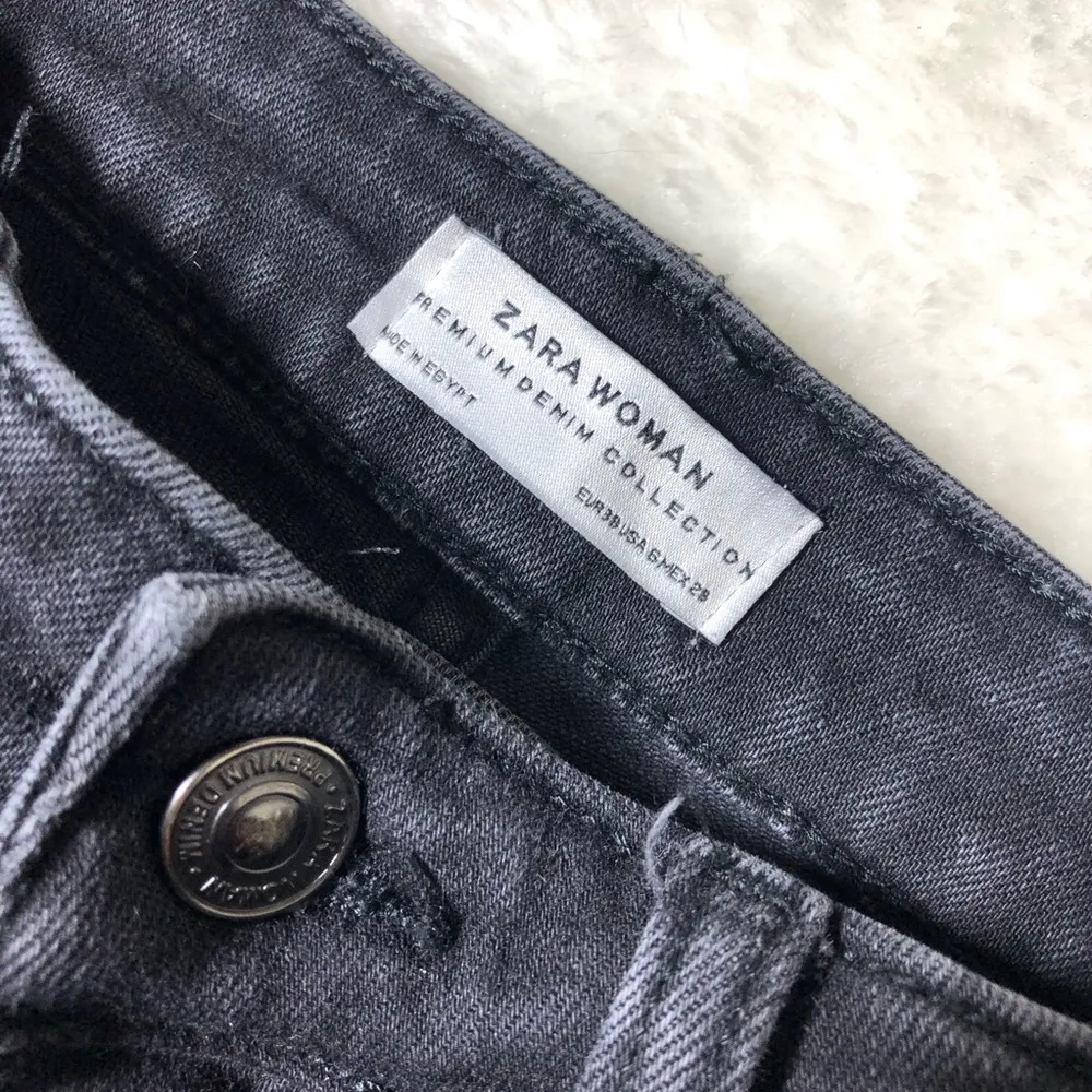 Zara Woman Faded Black Denim Skinny Jeans - Image 8