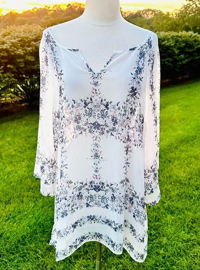 Jessica Simpson Maternity Lightweight Tunic - Image 4