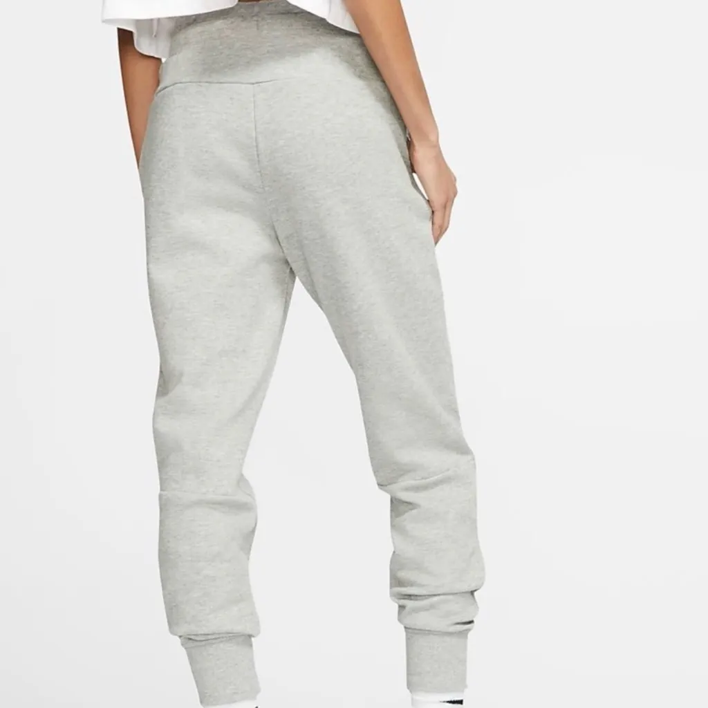 Nike Tech Fleece Pant Size Small EUC‎ Zipper Pocket - Image 3