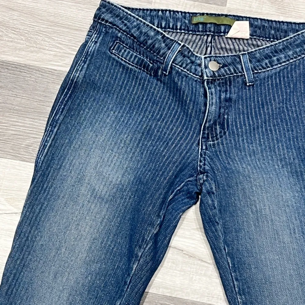 BDG urban outfitters low rise flare pinstripe jeans size 5/6 Y2K - Image 4